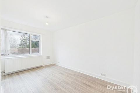3 bedroom flat to rent, Hertford Road, Enfield, EN3