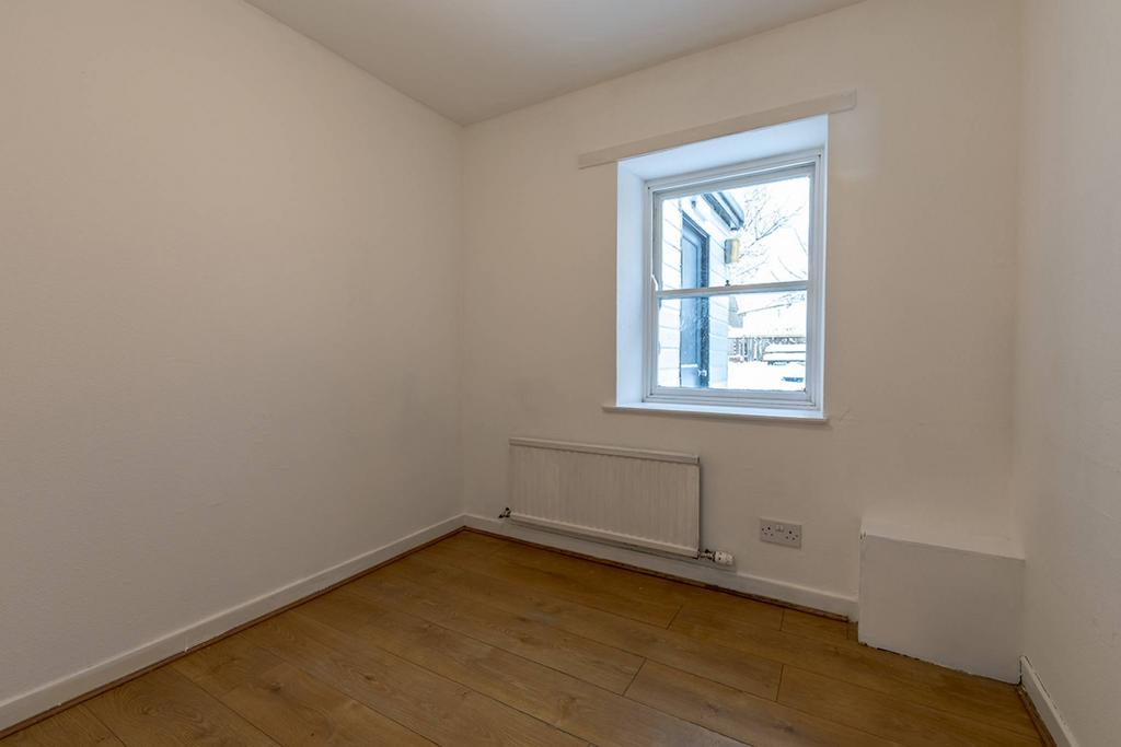 MFL4242950 486.jpg