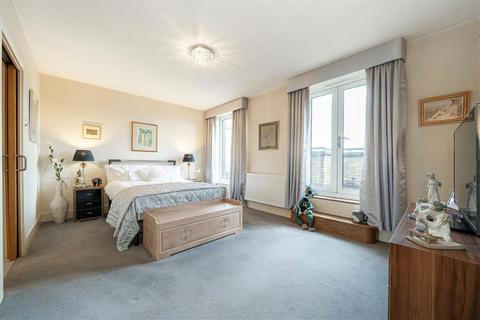 undefined, Blagrove Road, Teddington TW11