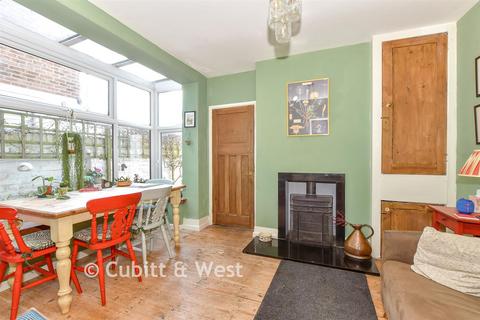 4 bedroom terraced house for sale, Duncan Road, Southsea PO5
