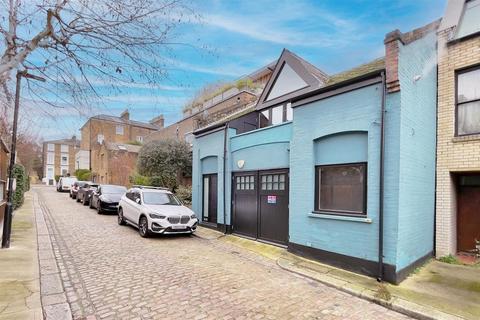 undefined, Murray Mews, London NW1