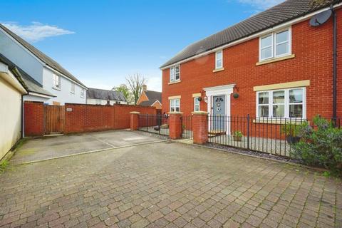 4 bedroom semi-detached house for sale, Hayne Court, Tiverton, EX16