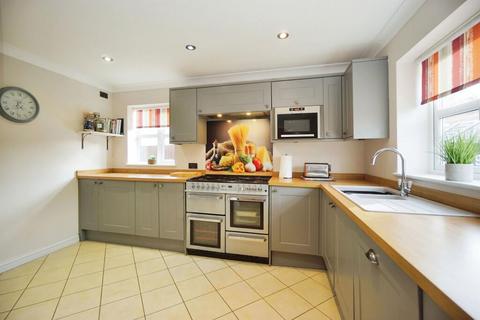 4 bedroom semi-detached house for sale, Hayne Court, Tiverton, EX16