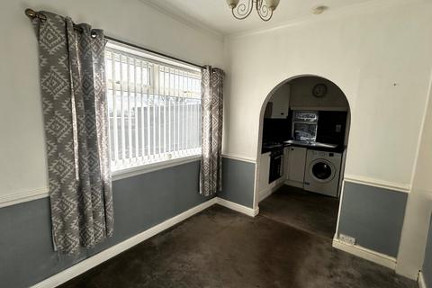 3 bedroom semi-detached house for sale, South View Road, East Bierley, Bradford, West Yorkshire, BD4