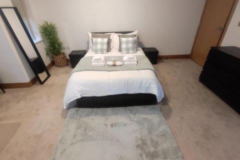 1 bedroom in a house share to rent, Dell Court, Northwood HA6