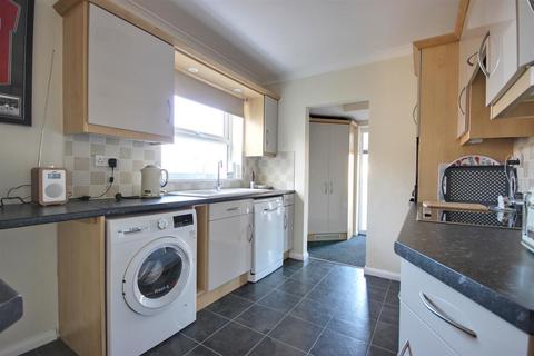 2 bedroom semi-detached bungalow for sale, Fulford Crescent, Willerby, Hull
