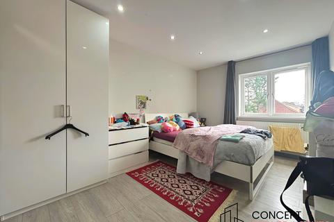 2 bedroom apartment to rent, Langley Park Road, Sutton, SM2