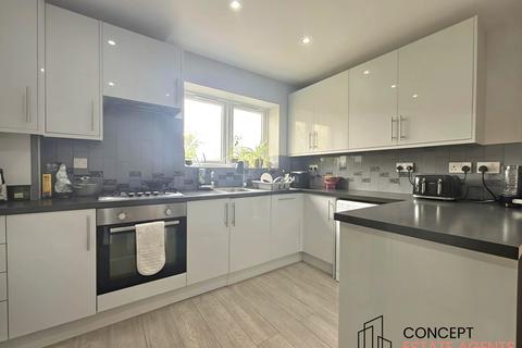 2 bedroom apartment to rent, Langley Park Road, Sutton, SM2