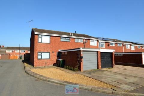 3 bedroom end of terrace house for sale, Priors Harnall, CV1