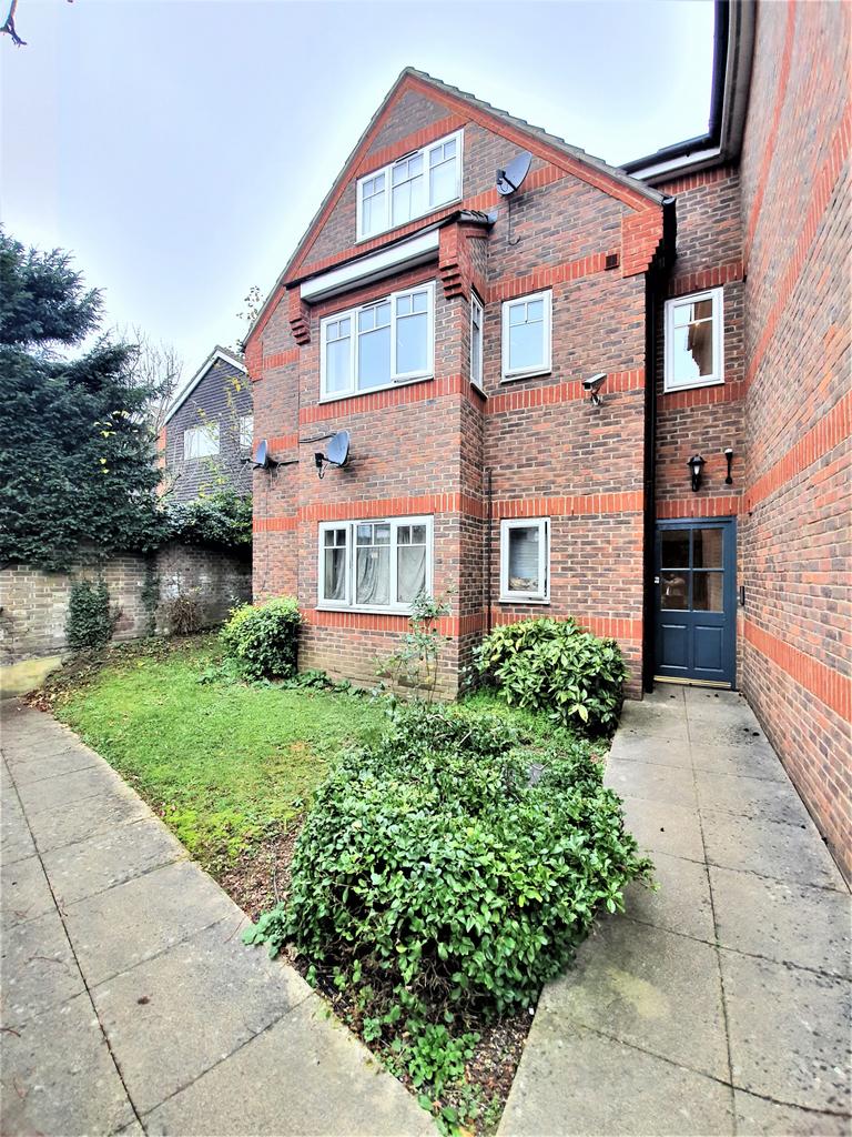 Well-presented two-bedroom flat located in the he