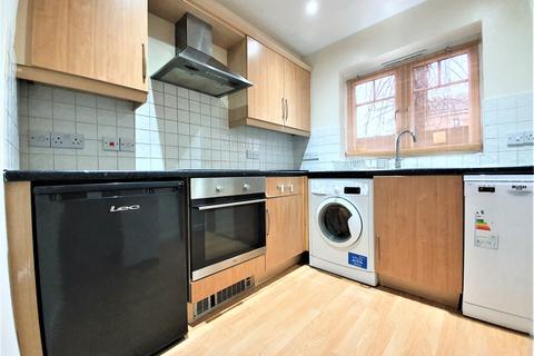2 bedroom flat to rent, Flat Two, LU1
