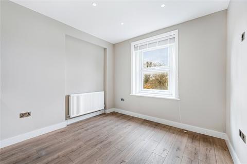 undefined, Gunnersbury Avenue, London, W5