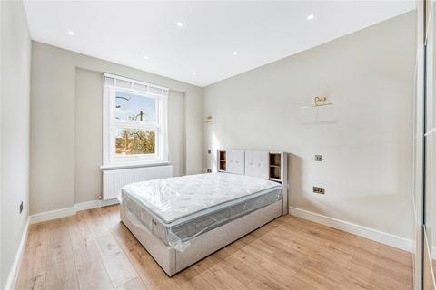 undefined, Gunnersbury Avenue, London, W5