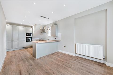 undefined, Gunnersbury Avenue, London, W5
