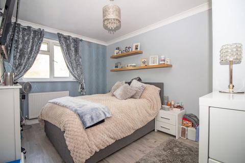 undefined, Byrd Close, Crookhorn, PO7 5UX