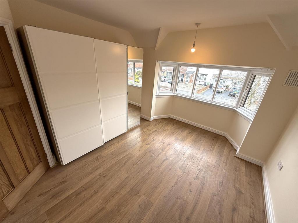 Front bedroom.JPG