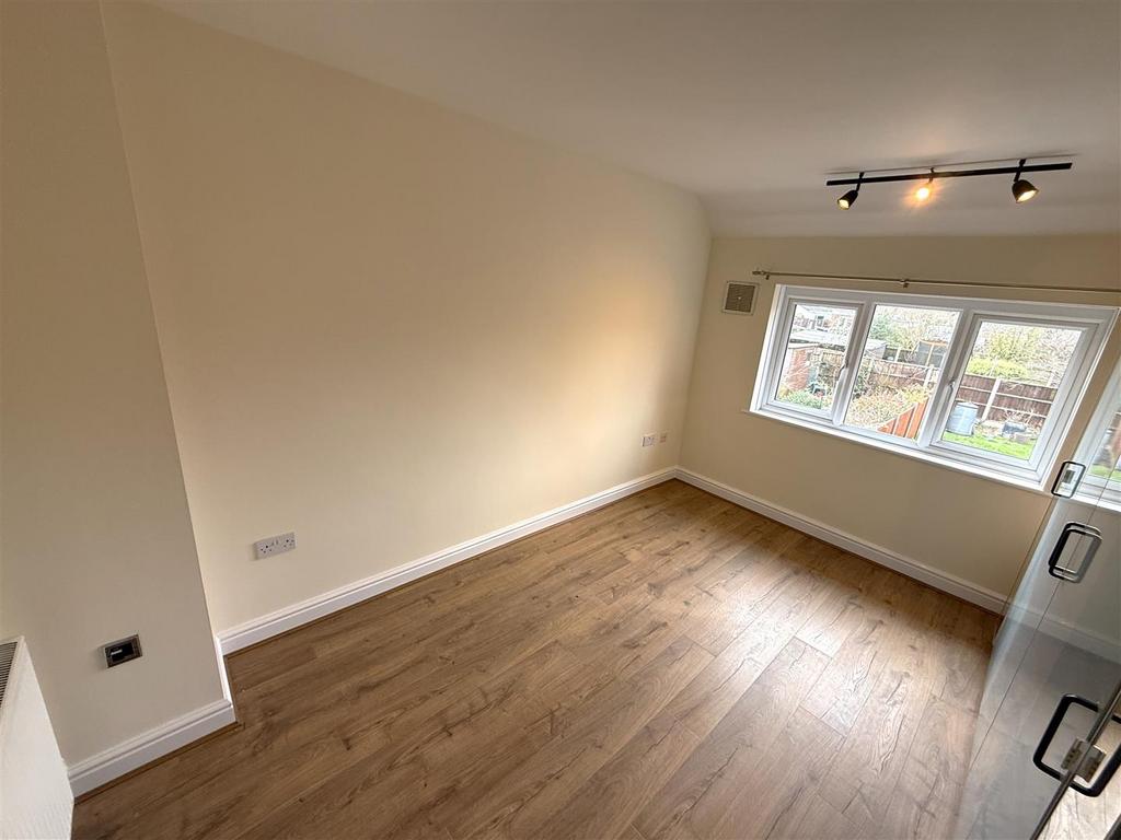 Rear bedroom 2.JPG