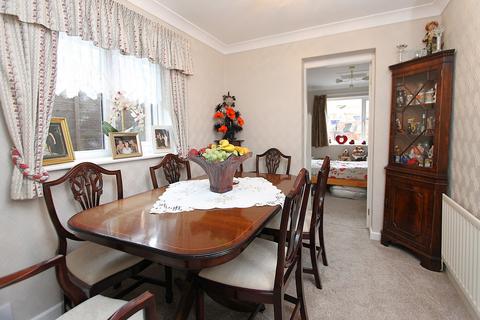 2 bedroom detached bungalow for sale, Shearwater Drive, Brierley Hill, DY5