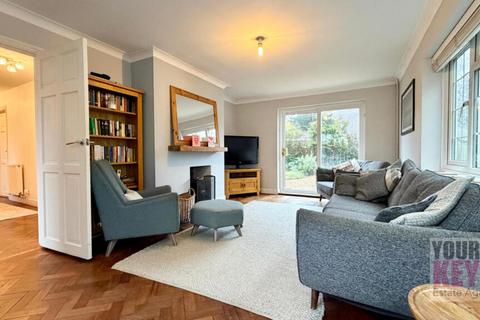 5 bedroom detached house for sale, The Street, Newington, Folkestone, Kent, CT18 8AU