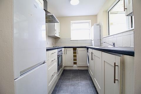 3 bedroom terraced house to rent, Salt Hill Way, Slough SL1