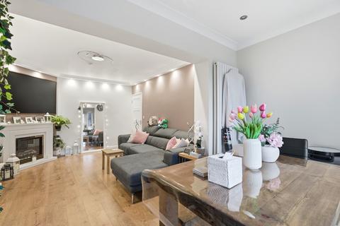2 bedroom apartment for sale, Meadow Close, St. Albans AL2