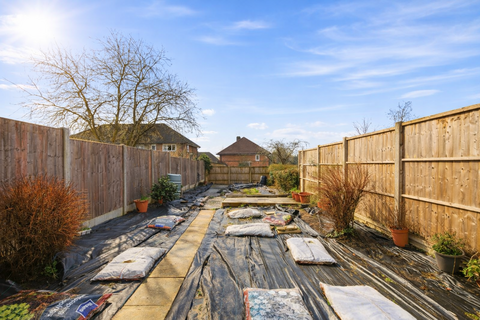 2 bedroom apartment for sale, Meadow Close, St. Albans AL2