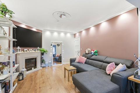2 bedroom apartment for sale, Meadow Close, St. Albans AL2