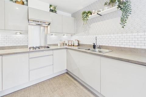 3 bedroom semi-detached house for sale, Siskin Way, Hardwicke, Gloucester