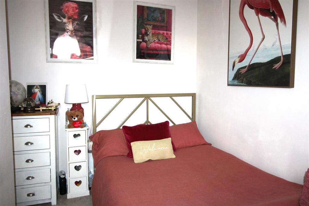 Bed2.JPG