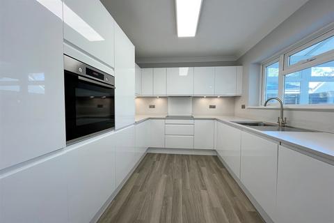 3 bedroom detached house to rent, Bournemouth