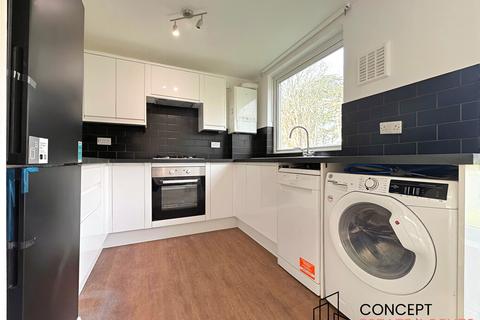 undefined, Basinghall Gardens, Sutton, SM2
