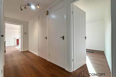 undefined, Basinghall Gardens, Sutton, SM2