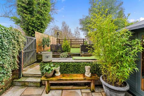 3 bedroom terraced house for sale, Outwood Road, Manchester M26