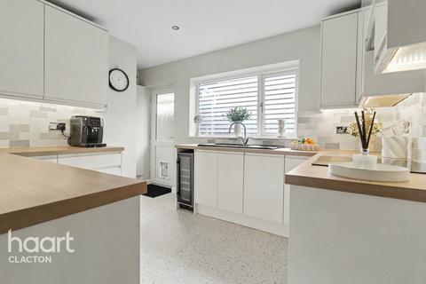 2 bedroom detached bungalow for sale, Burrs Road, Clacton-On-Sea