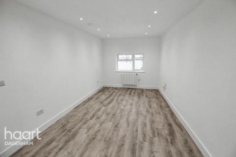 1 bedroom apartment to rent, Gale Street, Dagenham
