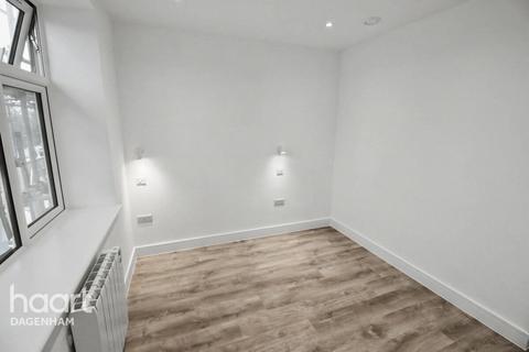 1 bedroom apartment to rent, Gale Street, Dagenham