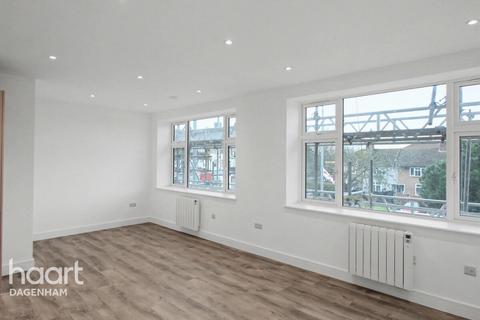 1 bedroom apartment to rent, Gale Street, Dagenham