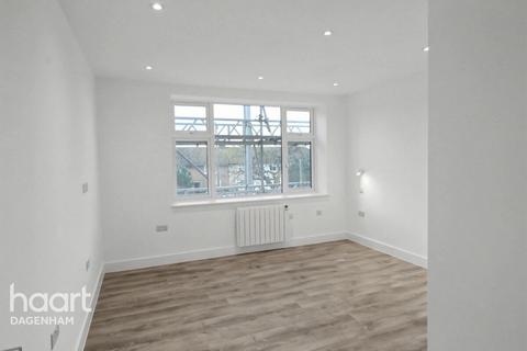 1 bedroom apartment to rent, Gale Street, Dagenham