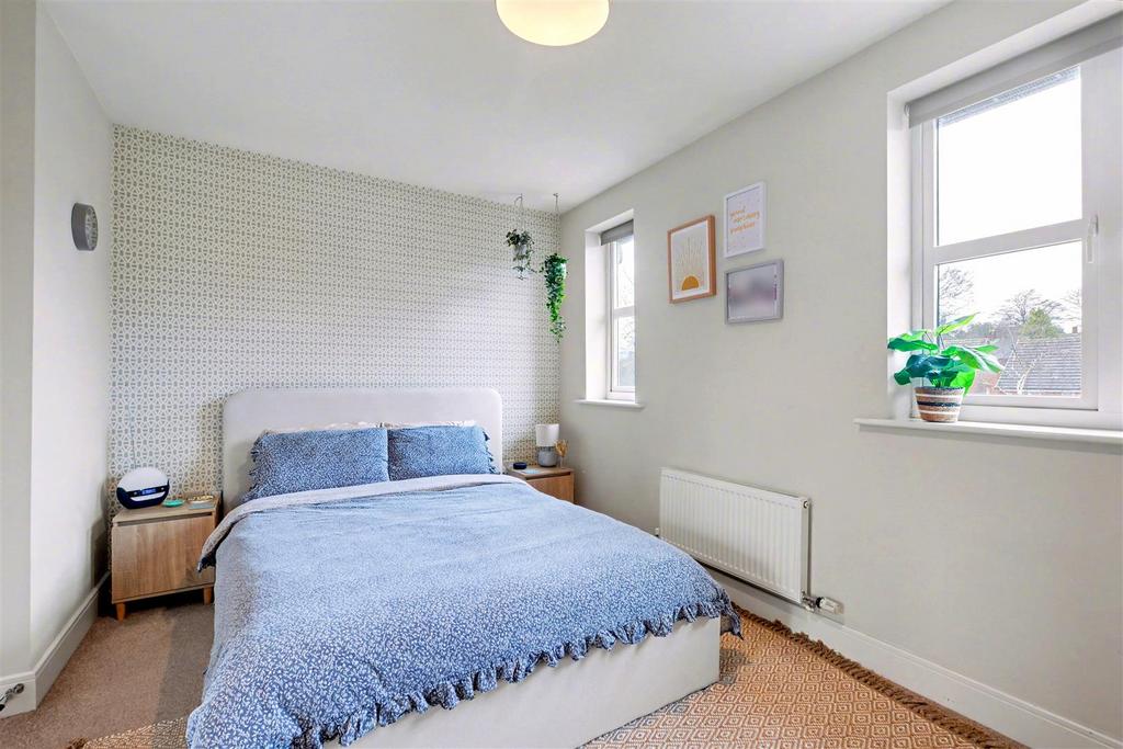 House in Nottingham, New Basford - More