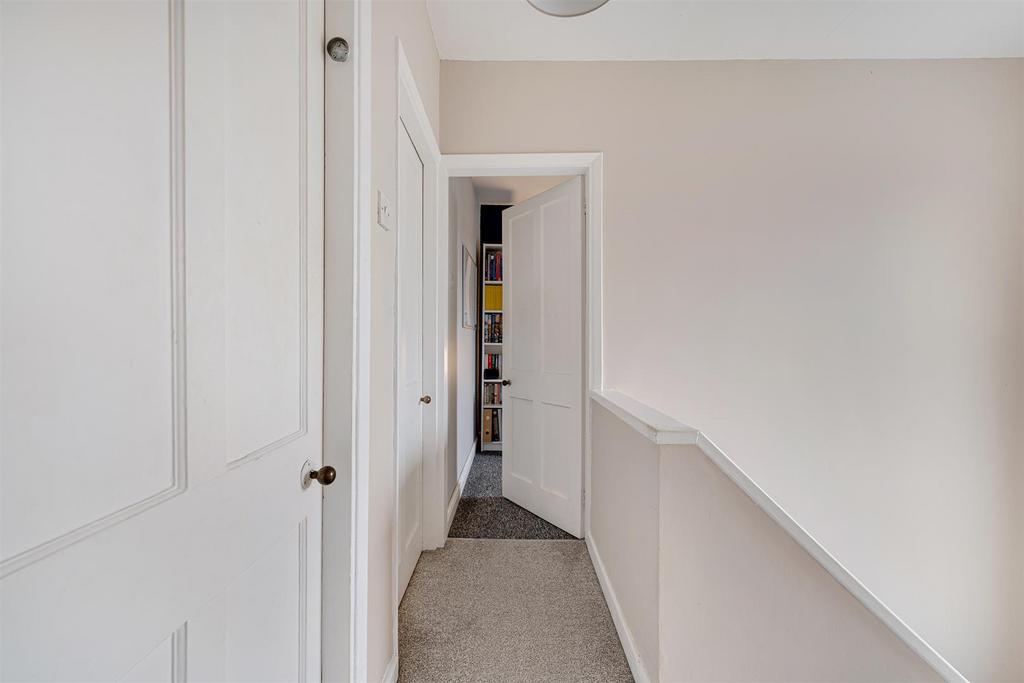 44 MOLYNEUX DRIVE (10 of 13).jpg
