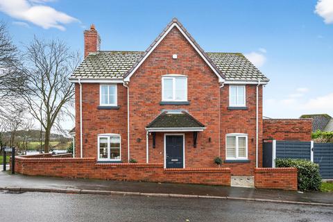 4 bedroom detached house for sale, Heathbrook Avenue, Kingswinford, DY6