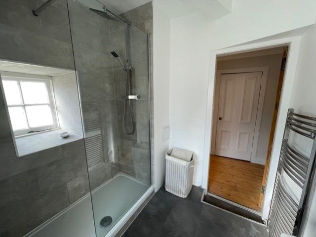 Shower-Room