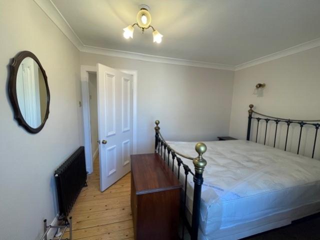 Bedroom,.