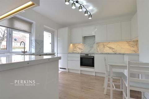 2 bedroom maisonette to rent, Northolt, UB5