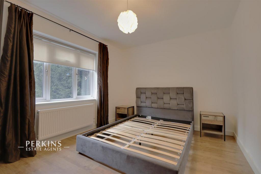 BED 1.jpg