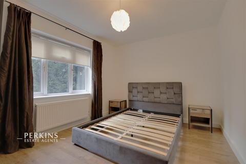 2 bedroom maisonette to rent, Northolt, UB5