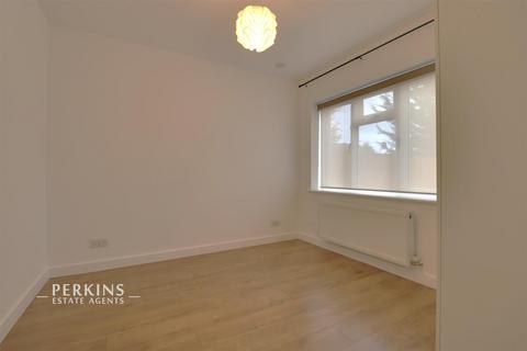 2 bedroom maisonette to rent, Northolt, UB5