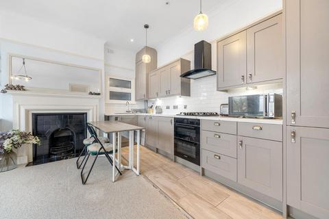 1 bedroom flat for sale, Bedford Hill, London SW12