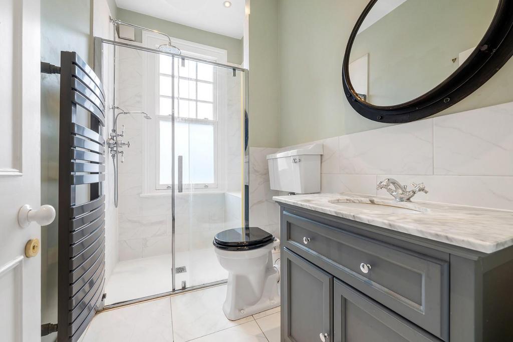 Bathroom.JPG