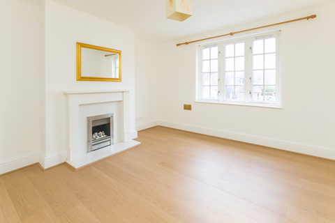 2 bedroom flat to rent, Frogmore, London, SW18